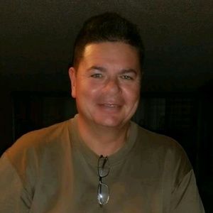 Meet your Posher, Carlos